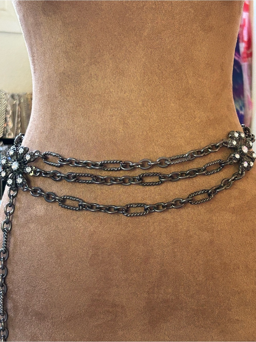 Chain belt antiqued bronze with rhinestone flowers